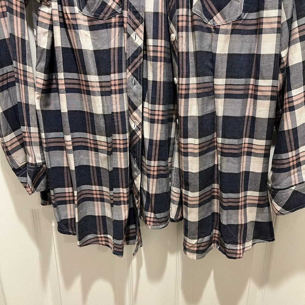 Torrid Top - Picture 3 of 13